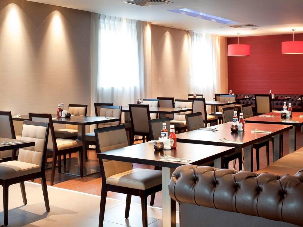 Ibis Belfast Queens Quarter photo 3