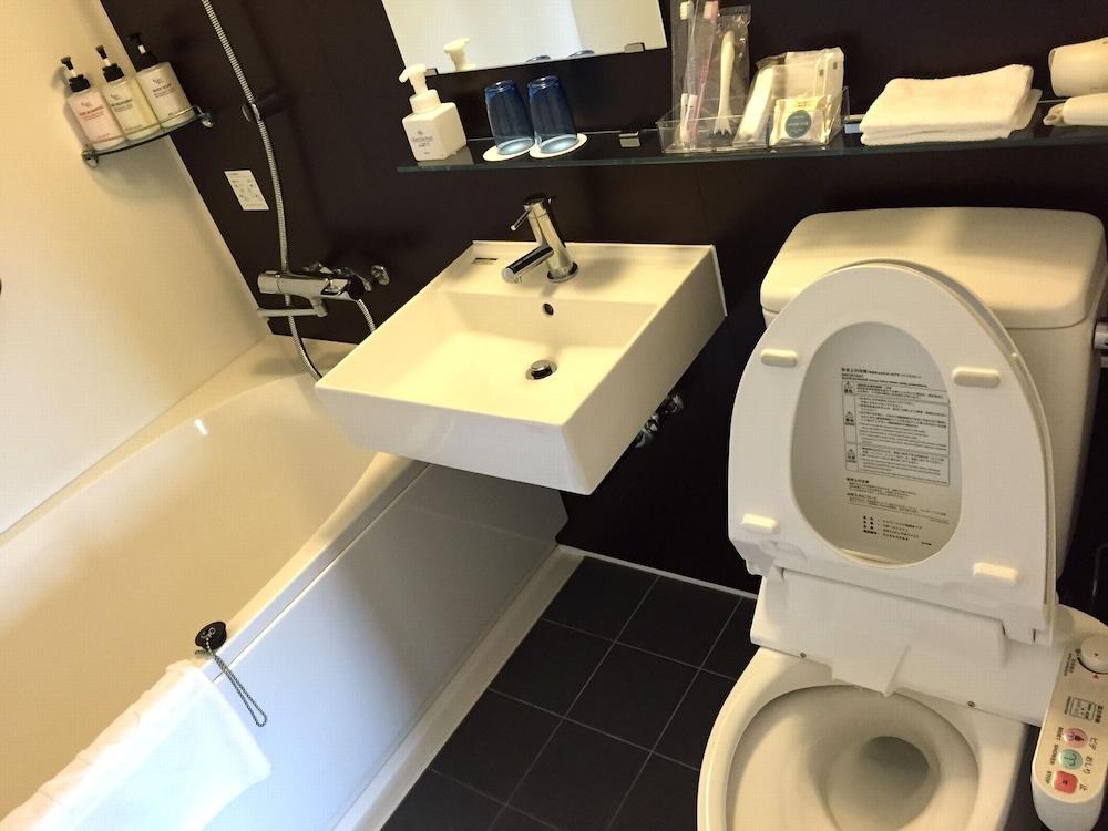 OKINAWA NAHANA HOTEL AND SPA photo 2