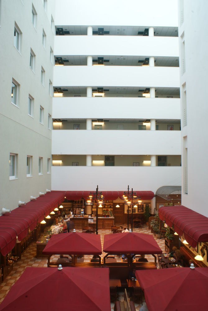 IBIS LODZ CENTRUM photo 1