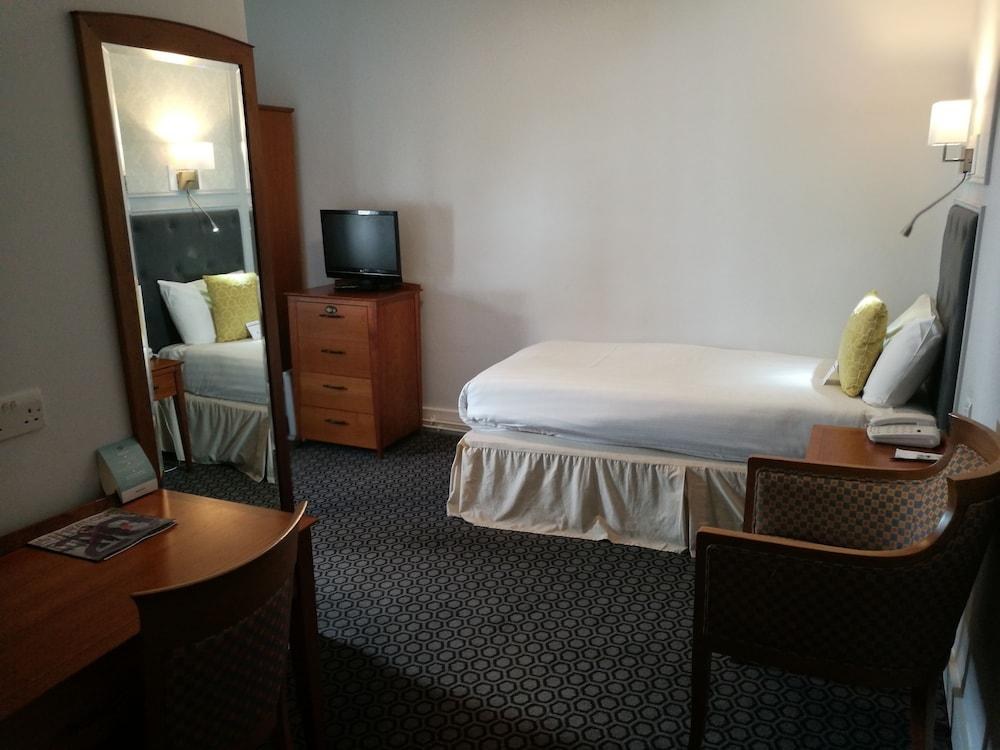 MERCURE GEORGE photo 2