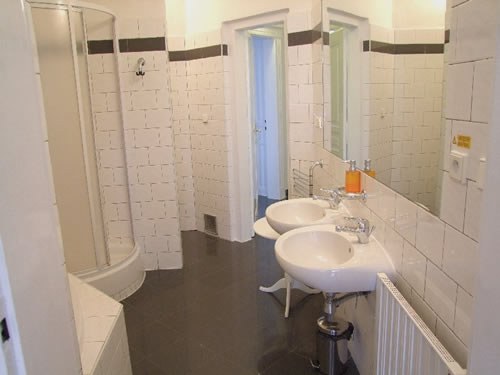 OLD TOWN SQUARE APARTMENTS photo 4