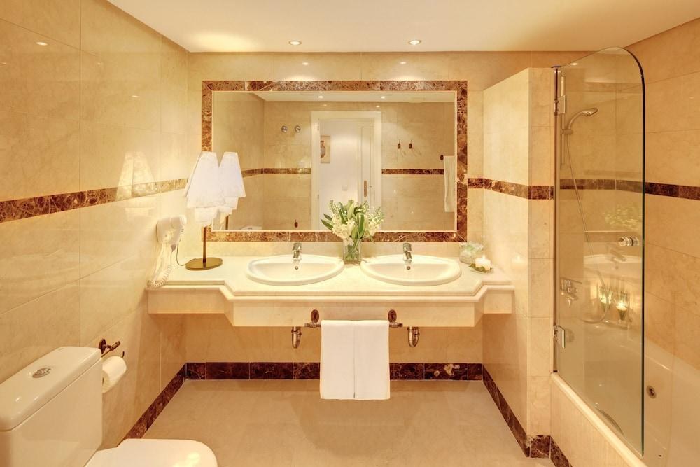 VASARI RESORT photo 3