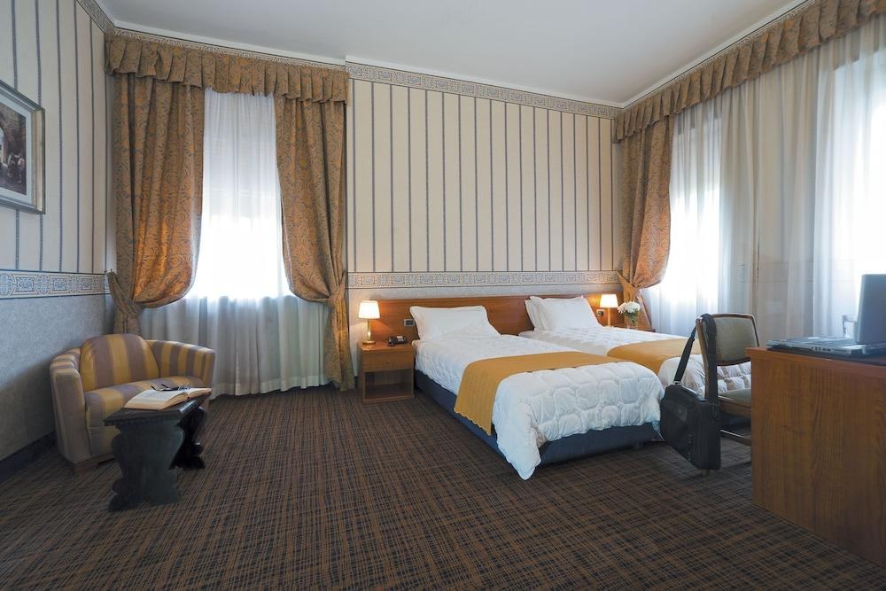 ELE GREEN PARK HOTEL PAMPHILI photo 2