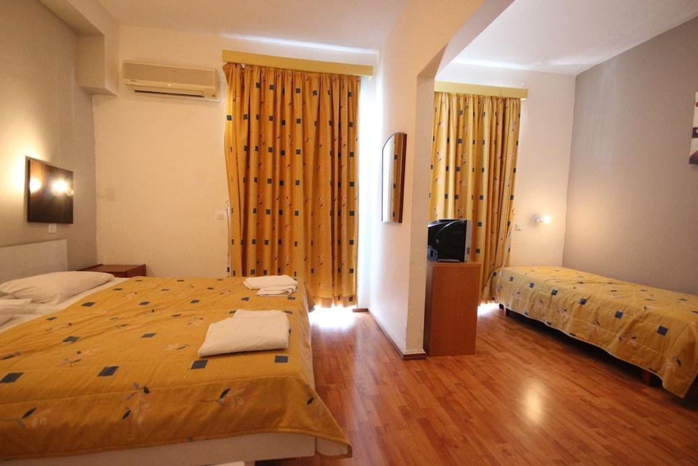 VENUS HOTEL photo 2