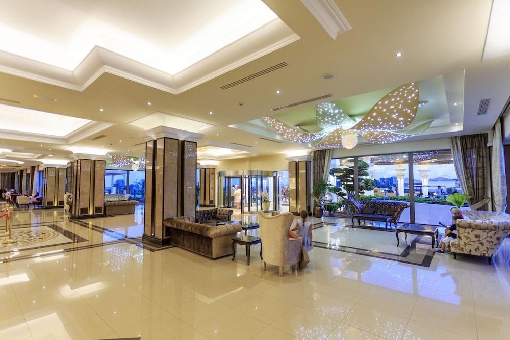 LA MARQUISE LUXURY RESORT COMPLEX photo 2