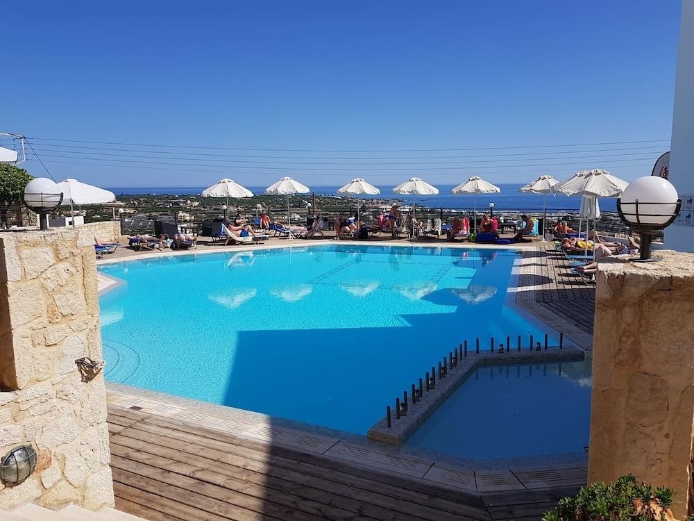 AMAZONES VILLAGE SUITES photo 4
