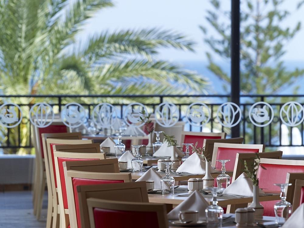 Helea Lifestyle Beach Resort photo 4