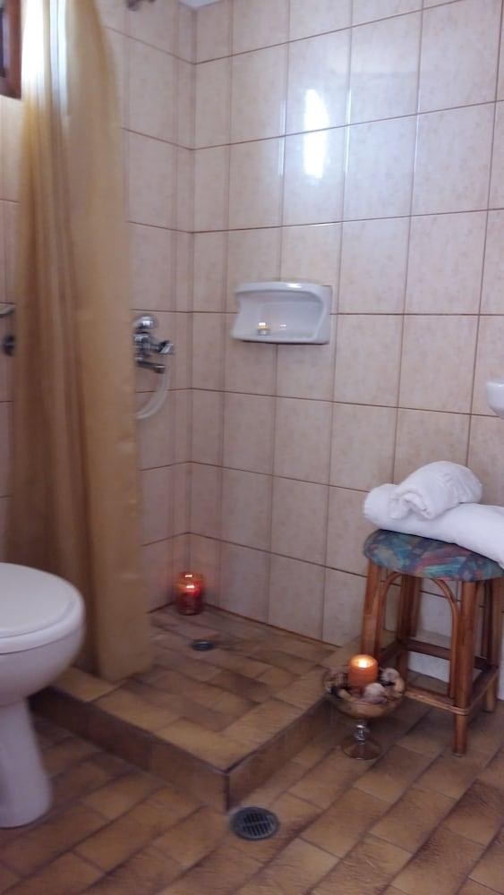 MALIA STUDIOS APARTMENTS photo 4