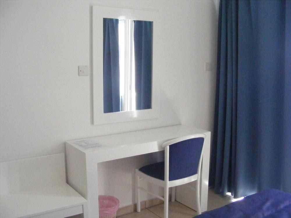 SUN HALL BEACH HOTEL APTS. photo 3