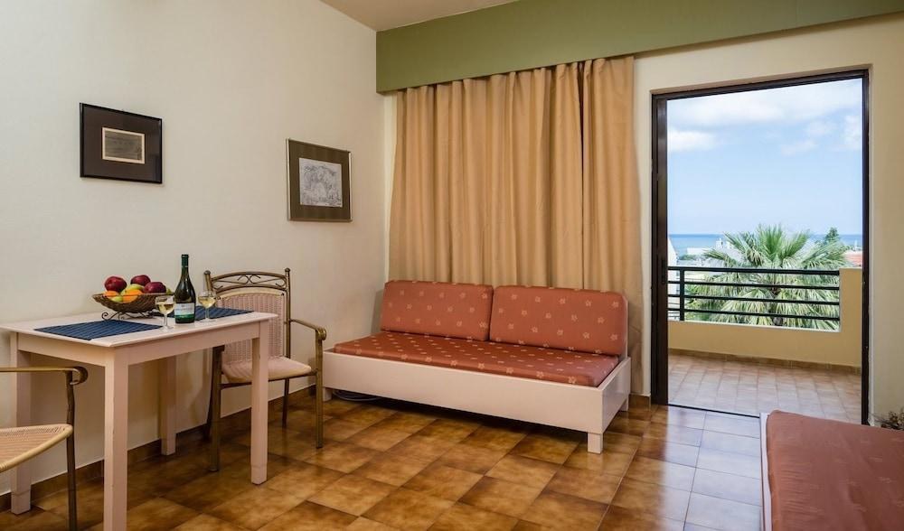 NIREAS HOTEL photo 4