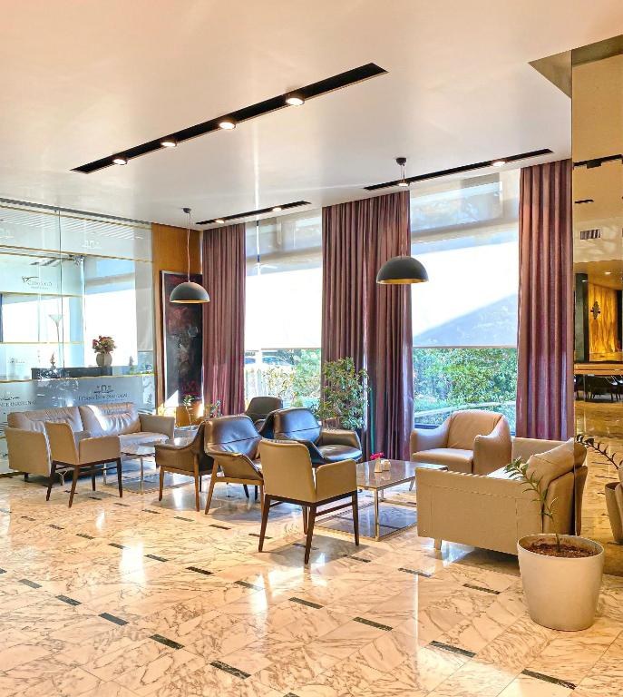TIRANA INTERNATIONAL HOTEL & CONFERENCE CENTRE photo 2