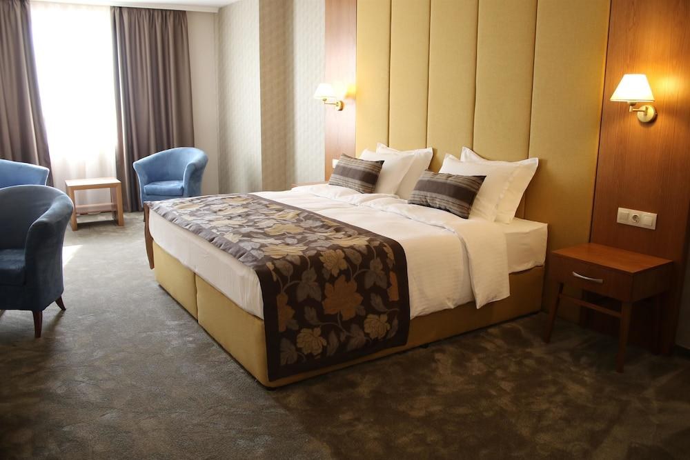 GOLDEN TULIP VARNA photo 2