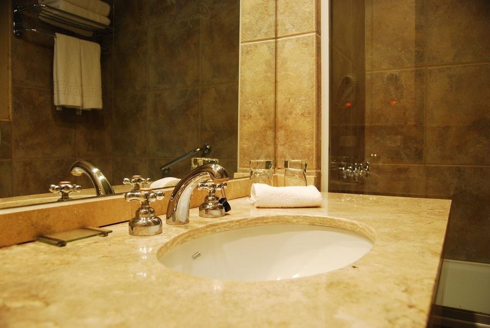 Cacique Inacayal Lake & Spa Hotel photo 2