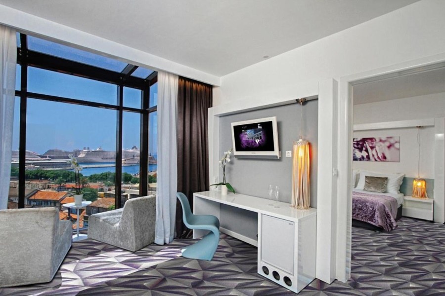 BOUTIQUE HOTEL LUXE