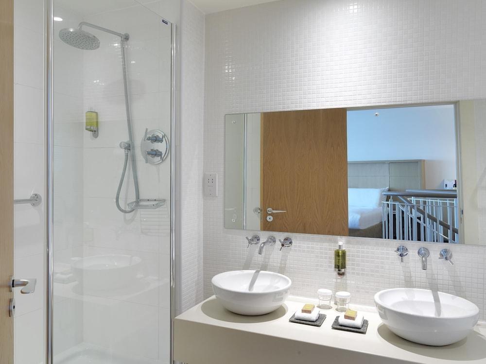 DoubleTree by Hilton Manchester - Piccadilly photo 2