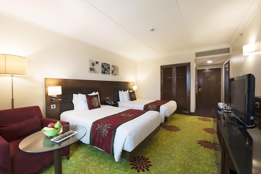 Hilton Garden Inn New Delhi/Saket photo 2