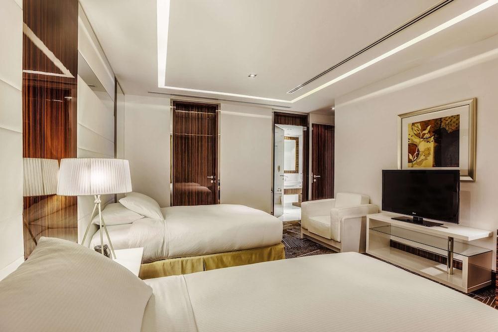 Hilton Dubai The Walk photo 2