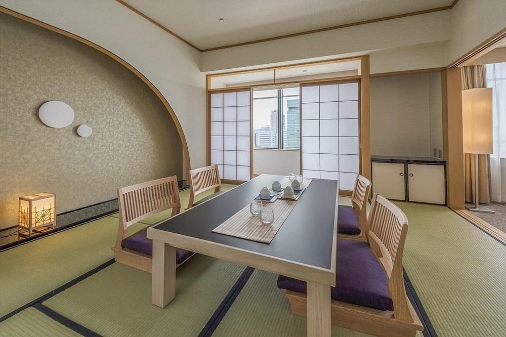 Hilton Fukuoka Sea Hawk photo 2