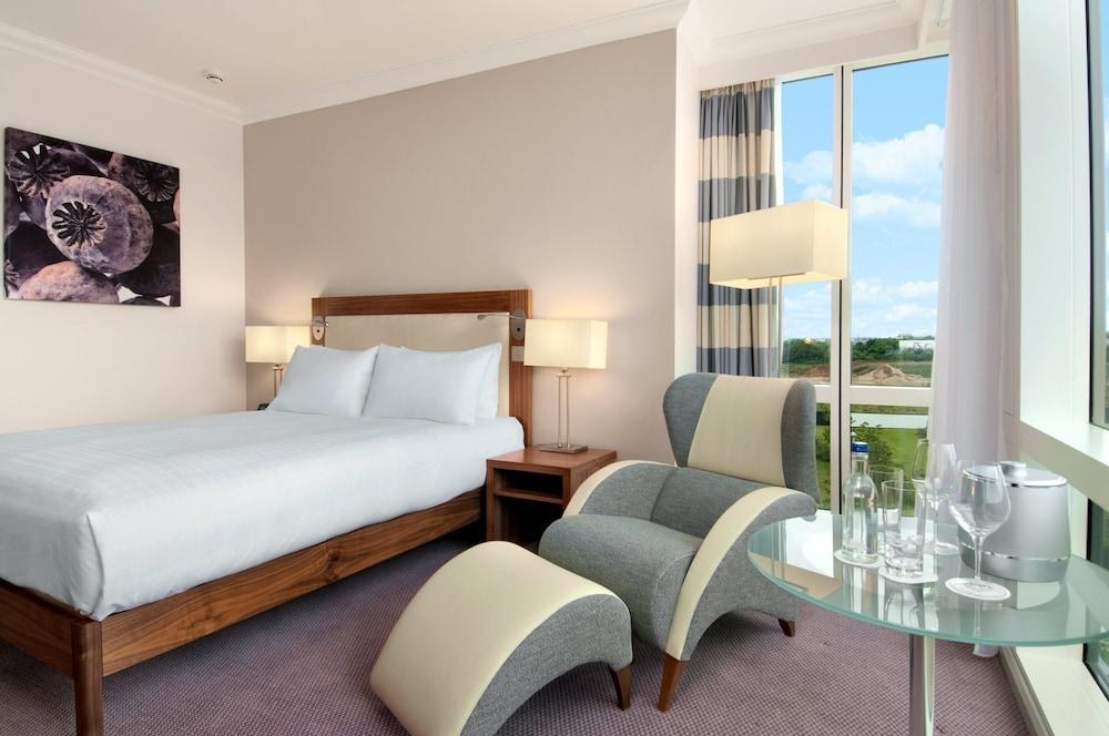 Hilton Reading photo 3