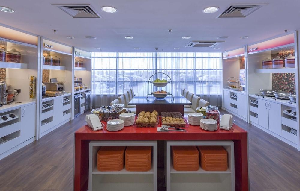 Hampton by Hilton Liverpool/John Lennon Airport photo 3