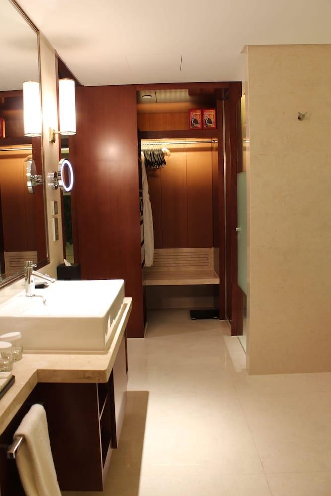 Hilton Nanjing Riverside photo 2