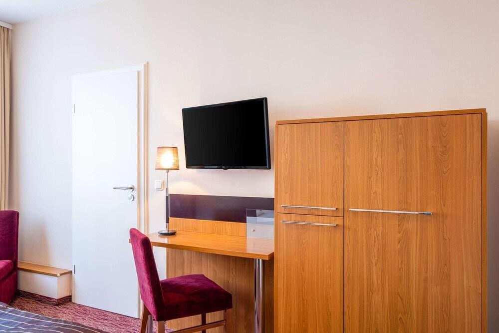 COMFORT HOTEL TOM KYLE photo 2