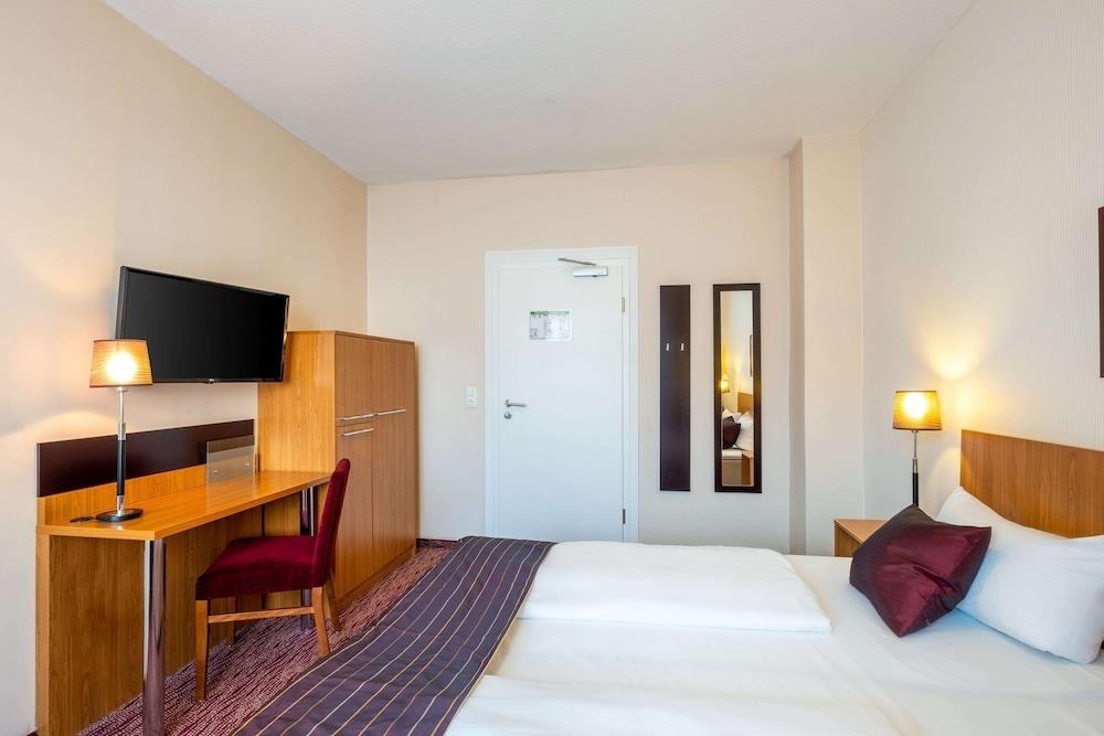 COMFORT HOTEL TOM KYLE photo 3
