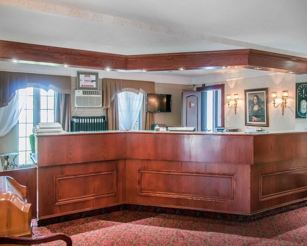 ECONO LODGE photo 2