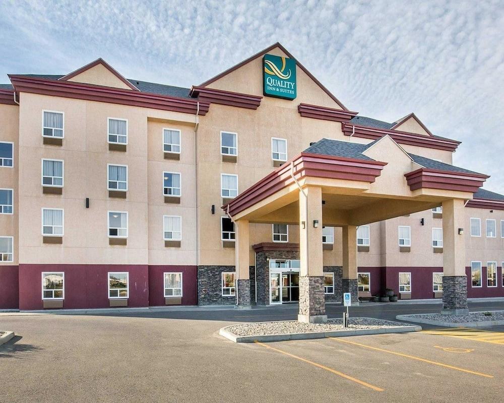 QUALITY INN & SUITES photo 3