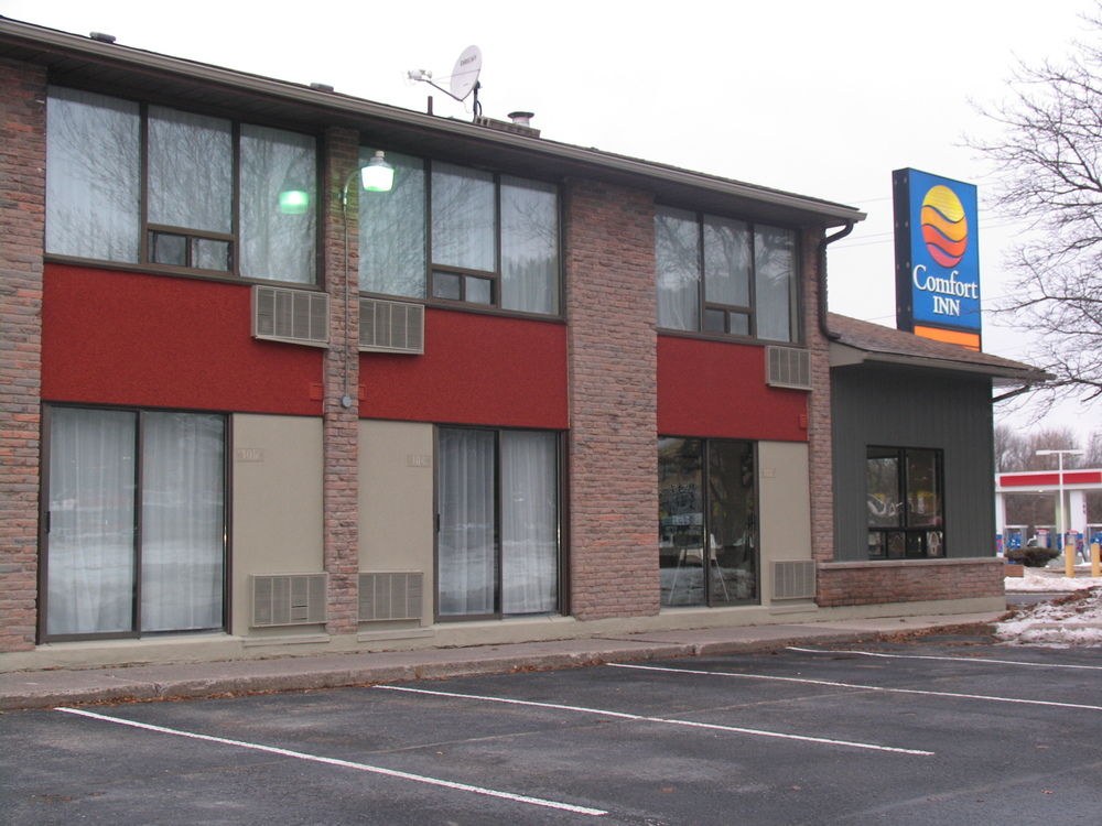 MAPLE CREST INN