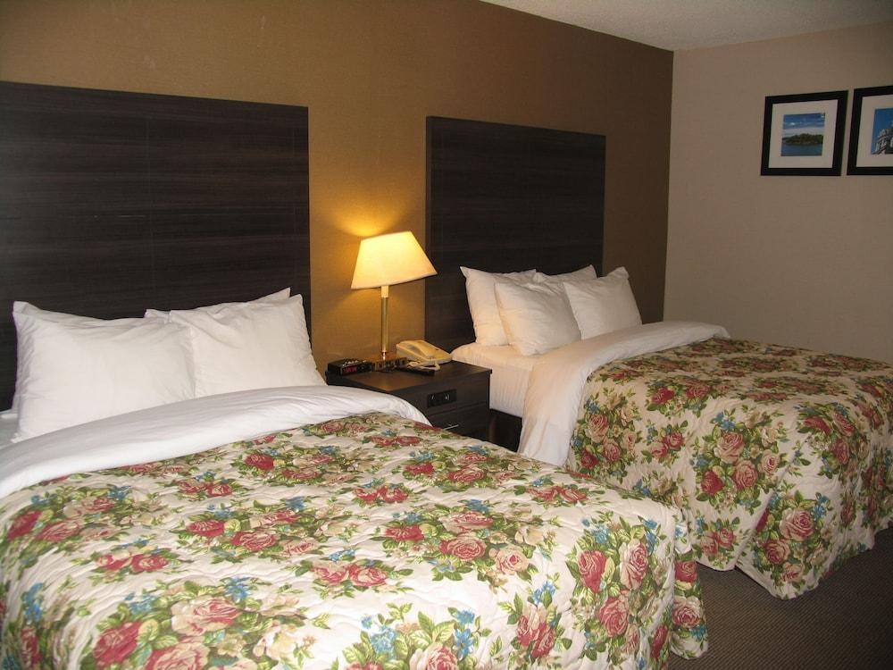 MAPLE CREST INN photo 3