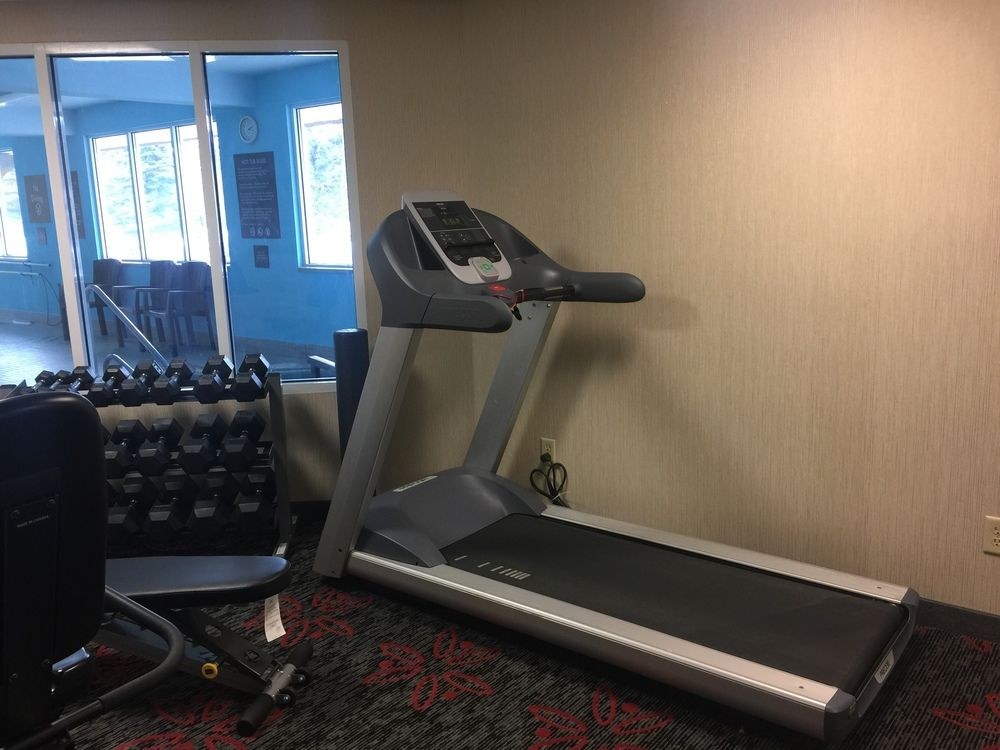 COMFORT INN & SUITES UNIVERSITY