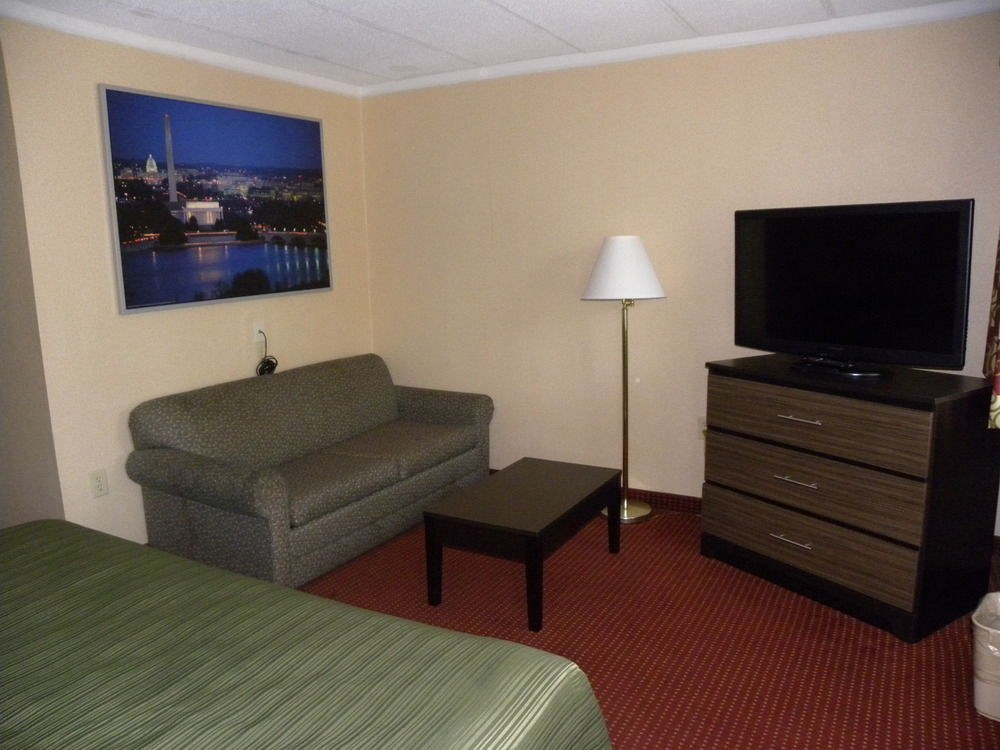 QUALITY INN MOUNT VERNON ALEXANDRIA photo 1