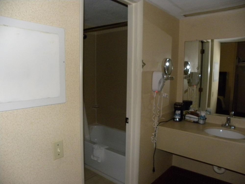 QUALITY INN MOUNT VERNON ALEXANDRIA photo 3