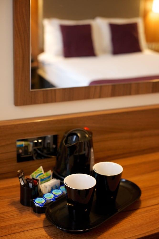 QUALITY HOTEL HAMPSTEAD photo 2