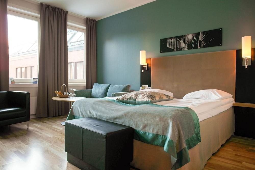 QUALITY HOTEL AUGUSTIN photo 2
