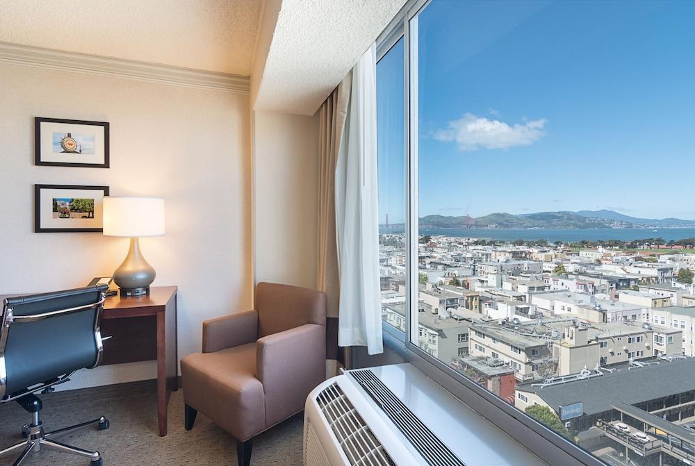COMFORT INN BY THE BAY photo 3