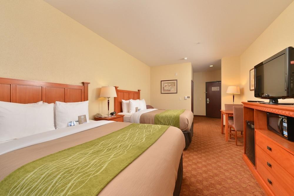 COMFORT INN & SUITES LAS VEGAS - NELLIS photo 2