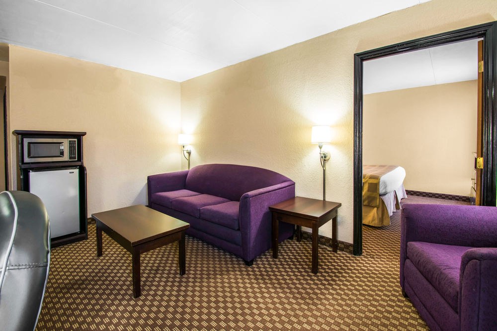QUALITY INN & SUITES photo 3