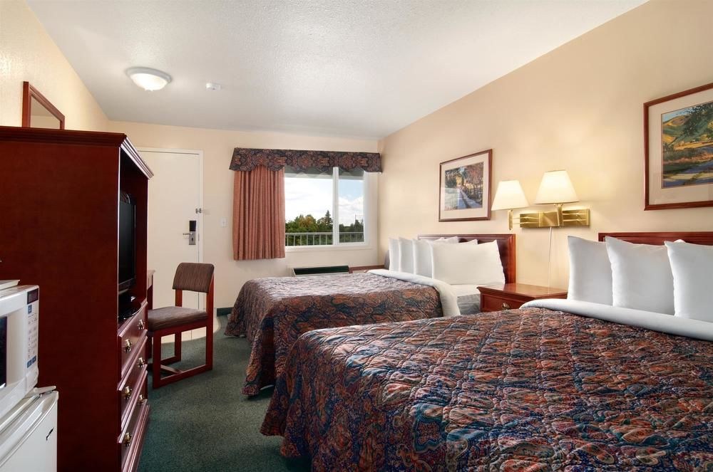 TRAVELODGE DRUMHELLER