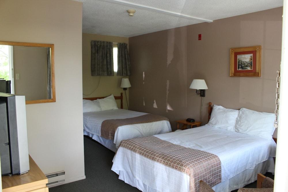 Colonial Resort-1000 Islands photo 2