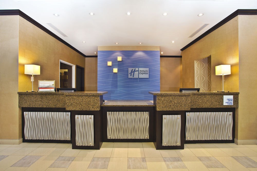 HOLIDAY INN EXPRESS HOTEL & SUITES KINGSTON photo 1
