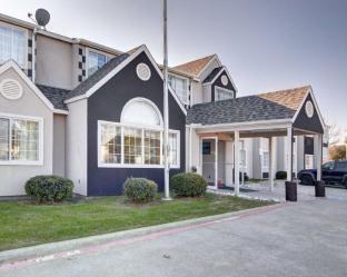 ECONO LODGE & SUITES