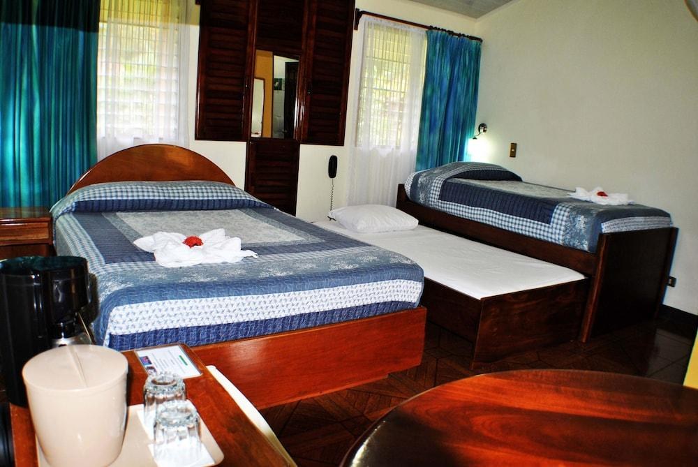 ARENAL COUNTRY INN photo 3