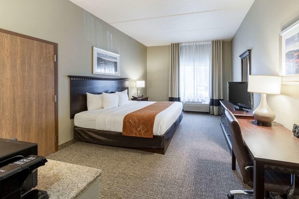 COMFORT SUITES AUSTIN AIRPORT photo 2
