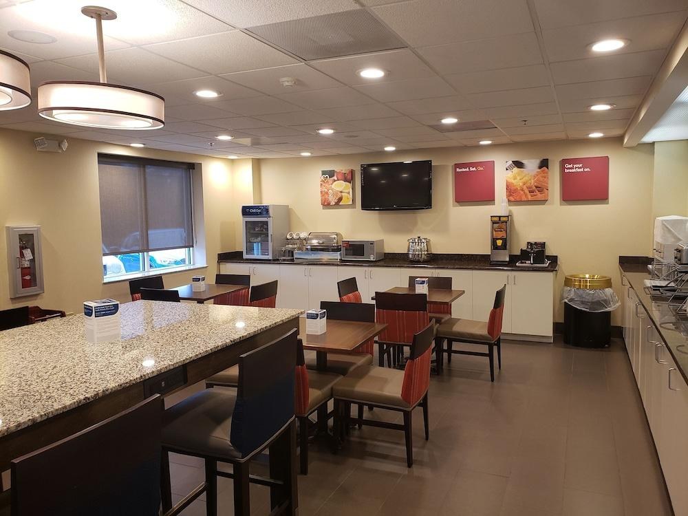 COMFORT SUITES photo 2