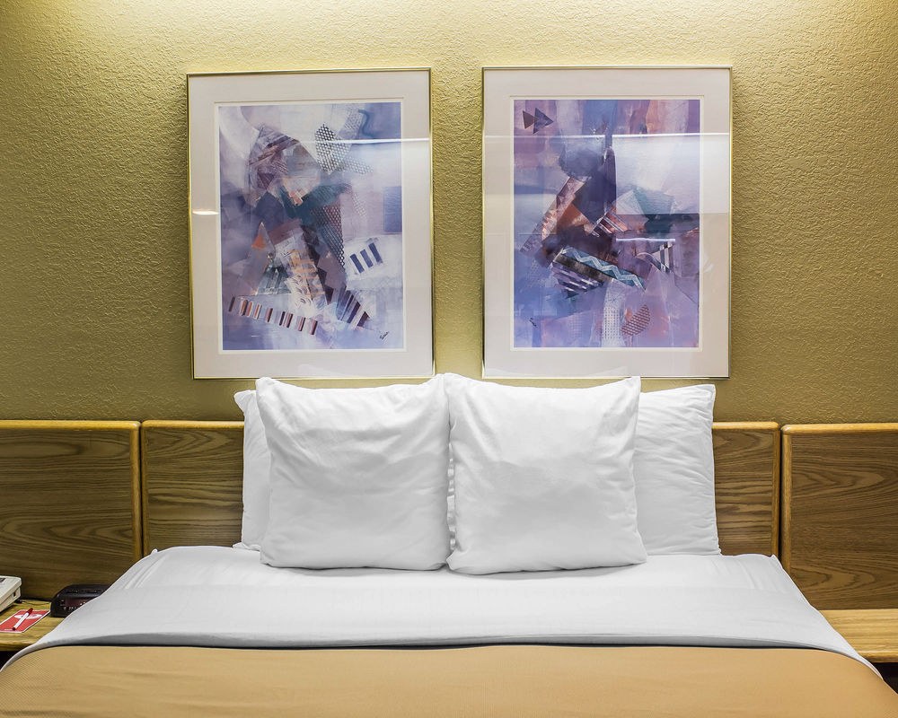 ECONO LODGE INN & SUITES RALEIGH NORTH