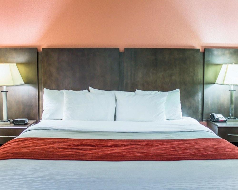 COMFORT INN photo 2