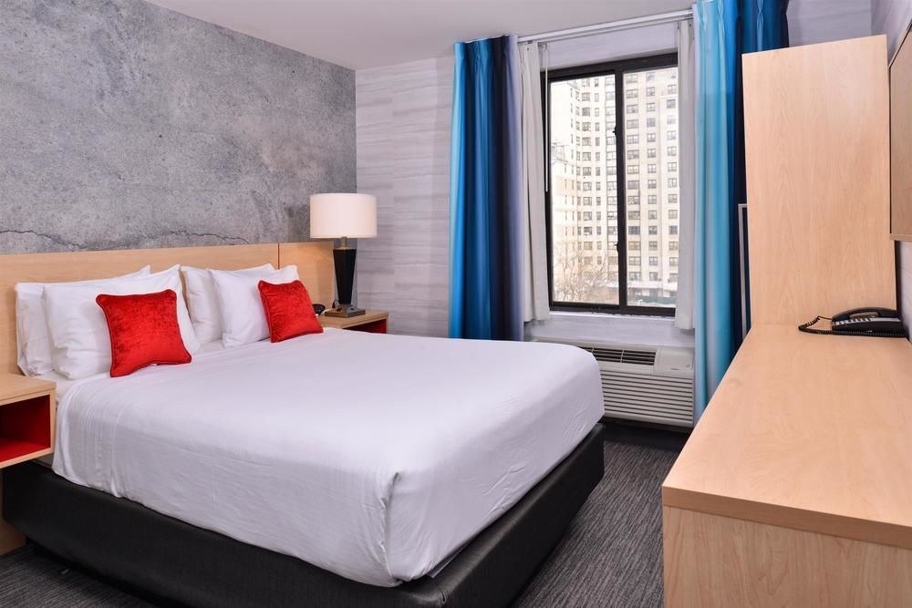 COMFORT INN BROOKLYN