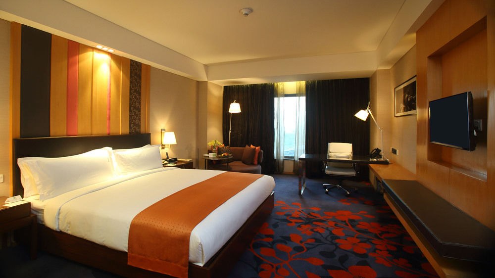 Holiday Inn Hotel New Delhi Noida Mayur